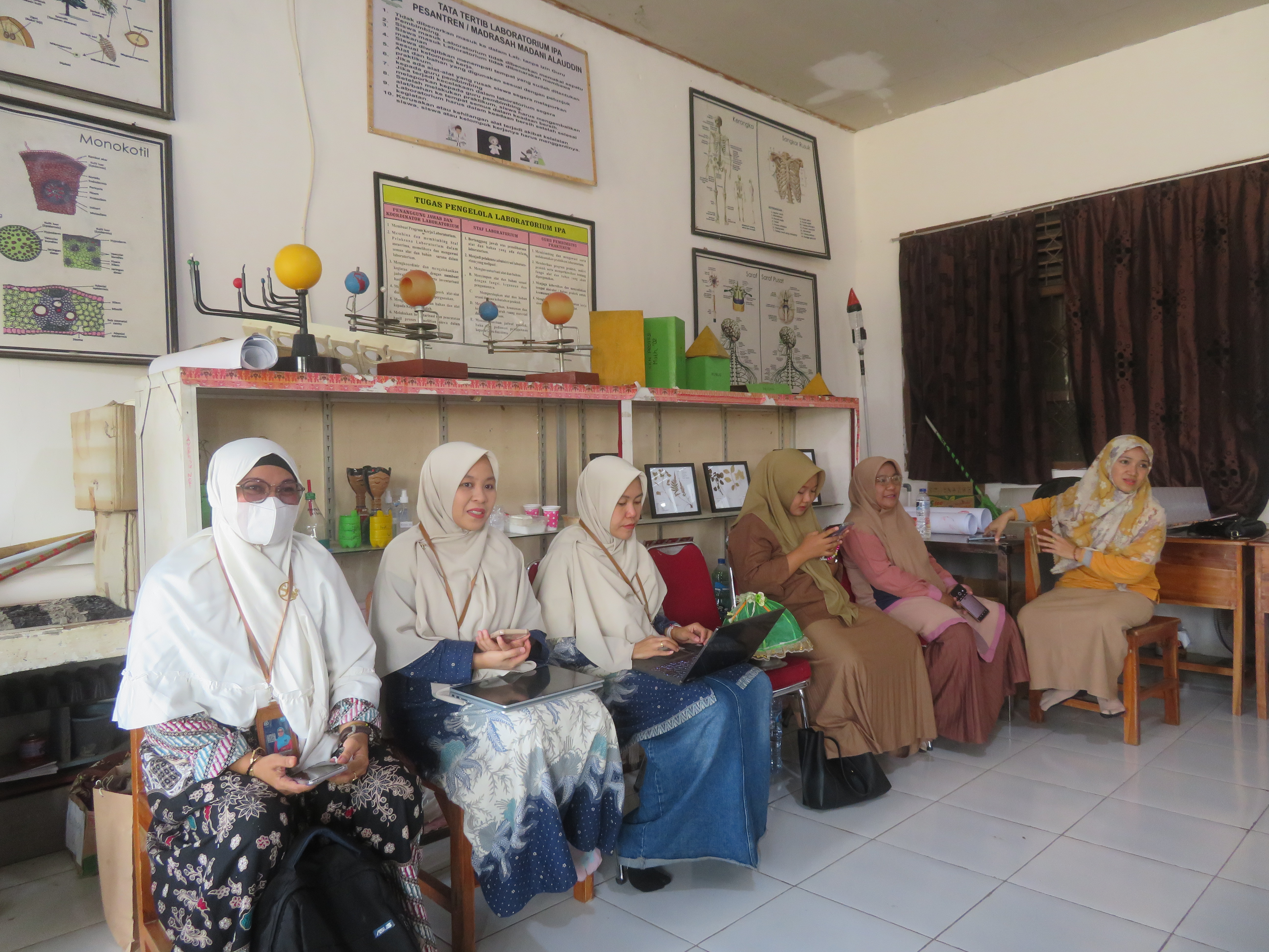 Pelatihan Konselor Sebaya Kader UKS/M MTS Madani Alauddin Kabupaten Gowa